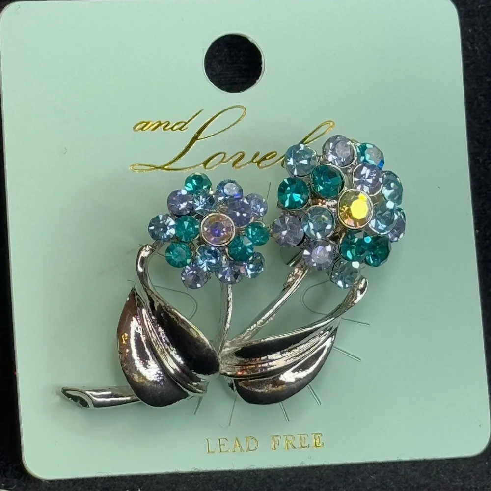 Boutique Silver Tone Blue Teal Rhinestone Floral Flower Brooch Pin NWT